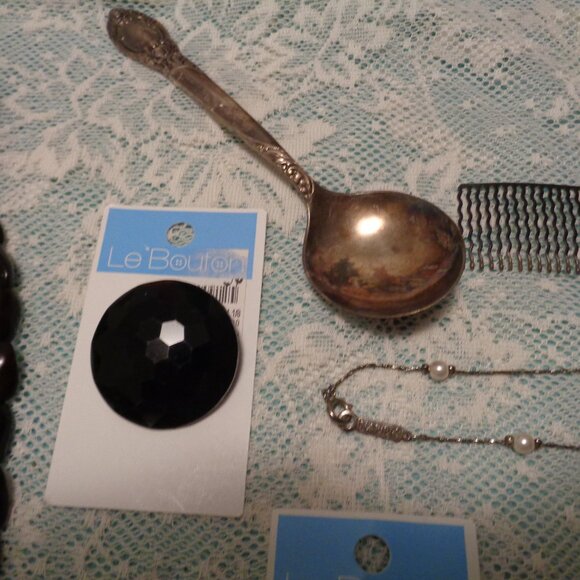 VINTAGE RETRO JEWELRY & PARTS BUTTONS SECRET BAG OLD SPOONJJ ETC. LOT - Picture 9 of 9
